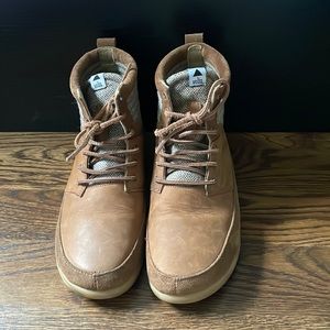 Volta men’s high top leather boots